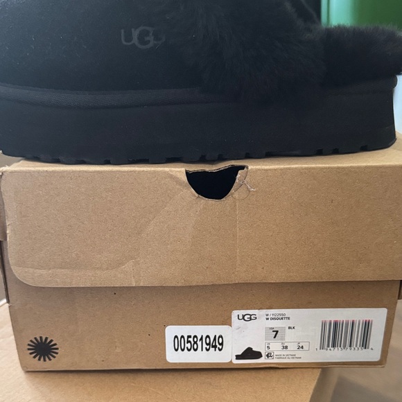 UGG Women's Cozy Black Disquette - Picture 7 of 7